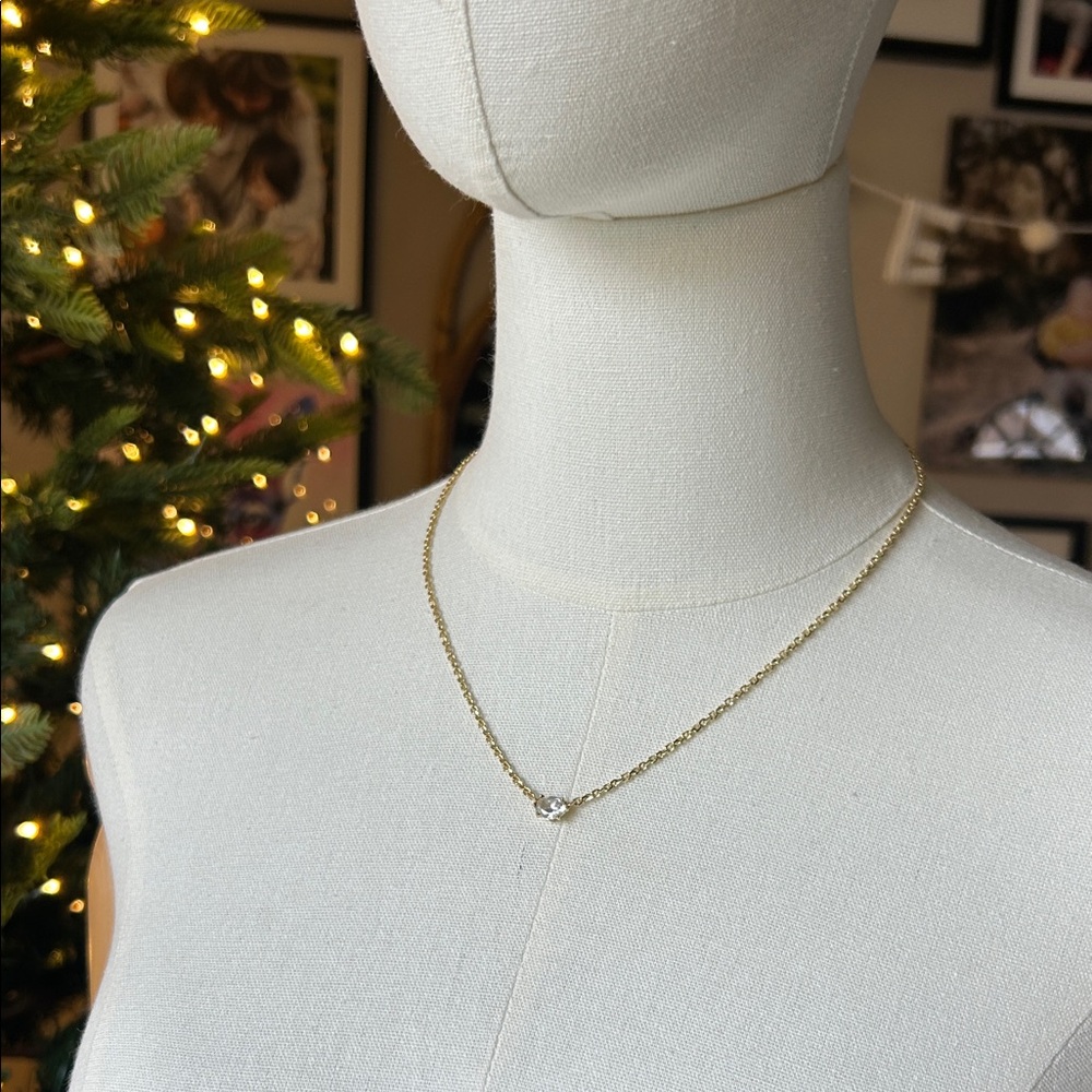 Kendra Scott Elegant Gold Necklace with Crystal pendant